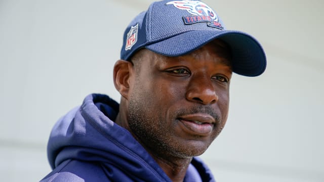 RB coach Tony Dews